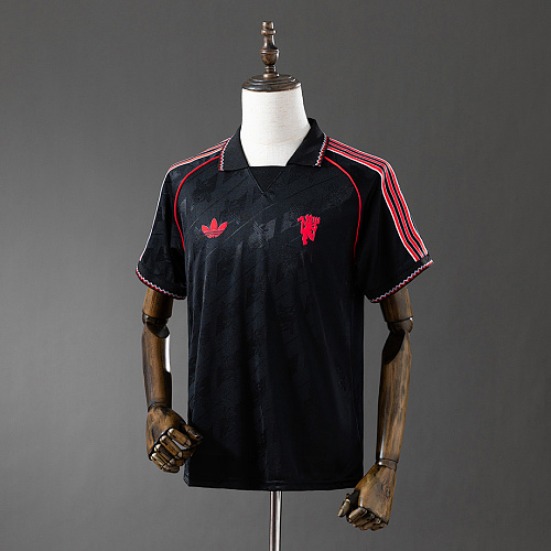 Manchester United M-U Originals Black T-shirt S-3XL