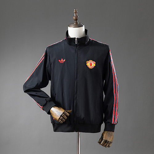 Manchester United M-U Retro Windbreaker - Black S-XXL