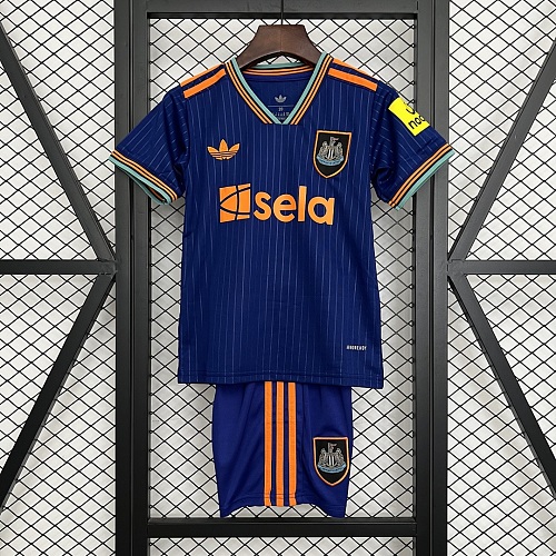 Newcastle United 25/26 Kids Newcastle United third away Size: 16-28