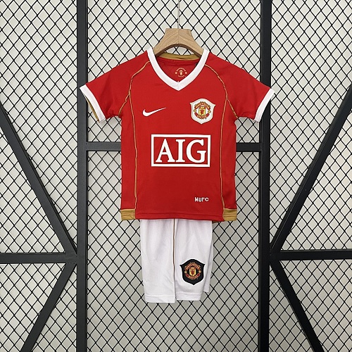 Manchester United kids M-U 06/07Home size: 16-28