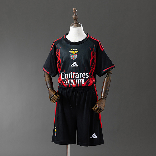 S.L. Benfica 25/26 Kids Benfica training suit Size: 16-28