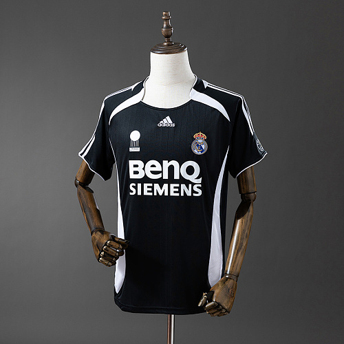 Real Madrid Retro Real Madrid 06/07 Third Away S-XXL