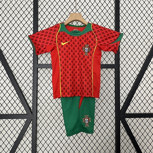 Portugal kids Portugal 2004 Home size: 16-28