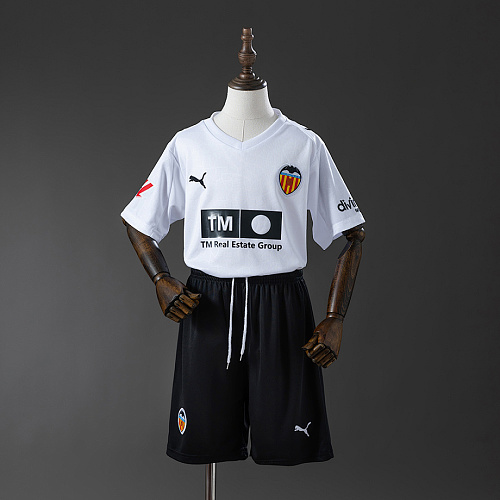 Valencia Valencia 25/26 Home Kids Size: 16-28