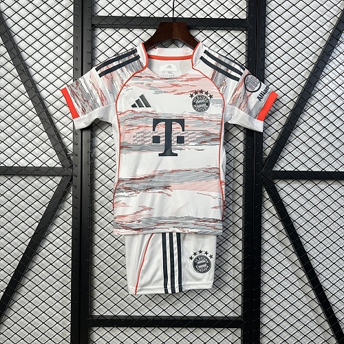 Bayern Munich 25/26 kids Bayern Munich Away size: 16-28