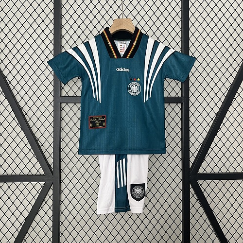 Germany kids Germany 1996 home size: 16-28