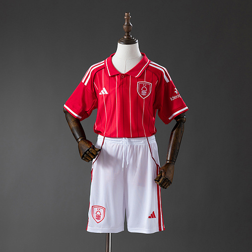 Nottingham Forest Nottingham Forest 25/26 Home Kids Jersey Size: 16-28