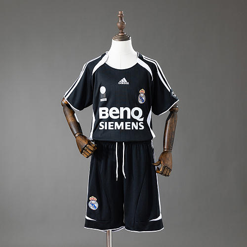 Real Madrid Real Madrid 06/07 Third Away Retro Kids Kit Jersey SIZE 16-28
