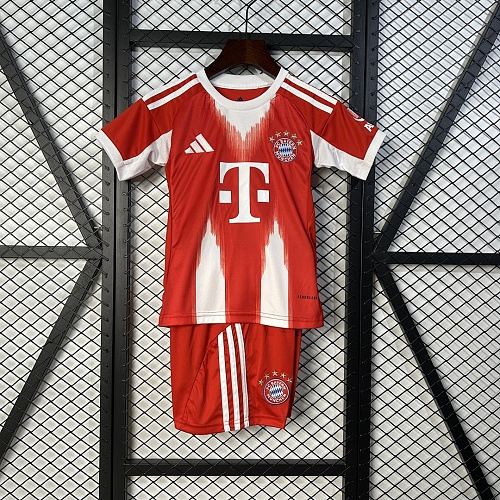 Bayern Munich 25/26 kids Bayern Munich home size: 16-28
